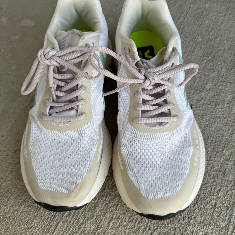 Veja• Womens Shoe’s - Picture 3 of 6